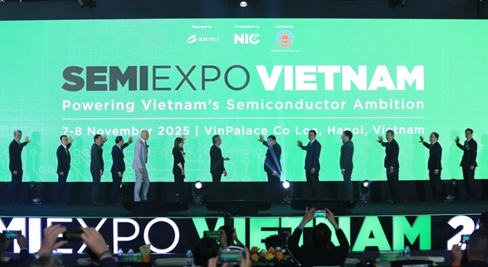 https://cdn-i.vtcnews.vn/resize/th/upload/2025/11/07/screenshot-2025-11-07-140610-14062257.jpg